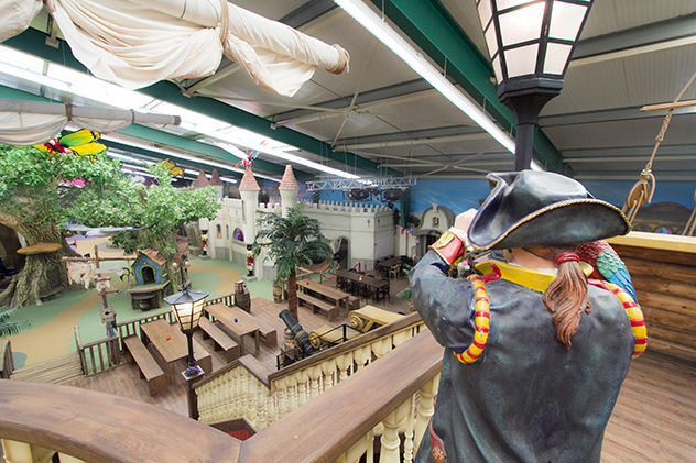 Themed indoor playground - Fairy tale and pirate theme