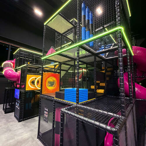 Hit it game at trampoline park Woop in Austria ELI Play